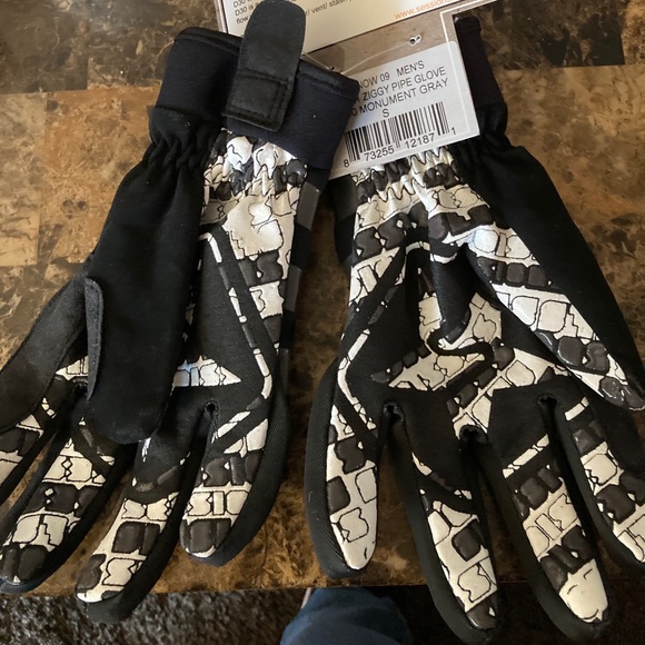 Sessions size S glove - Picture 2 of 5